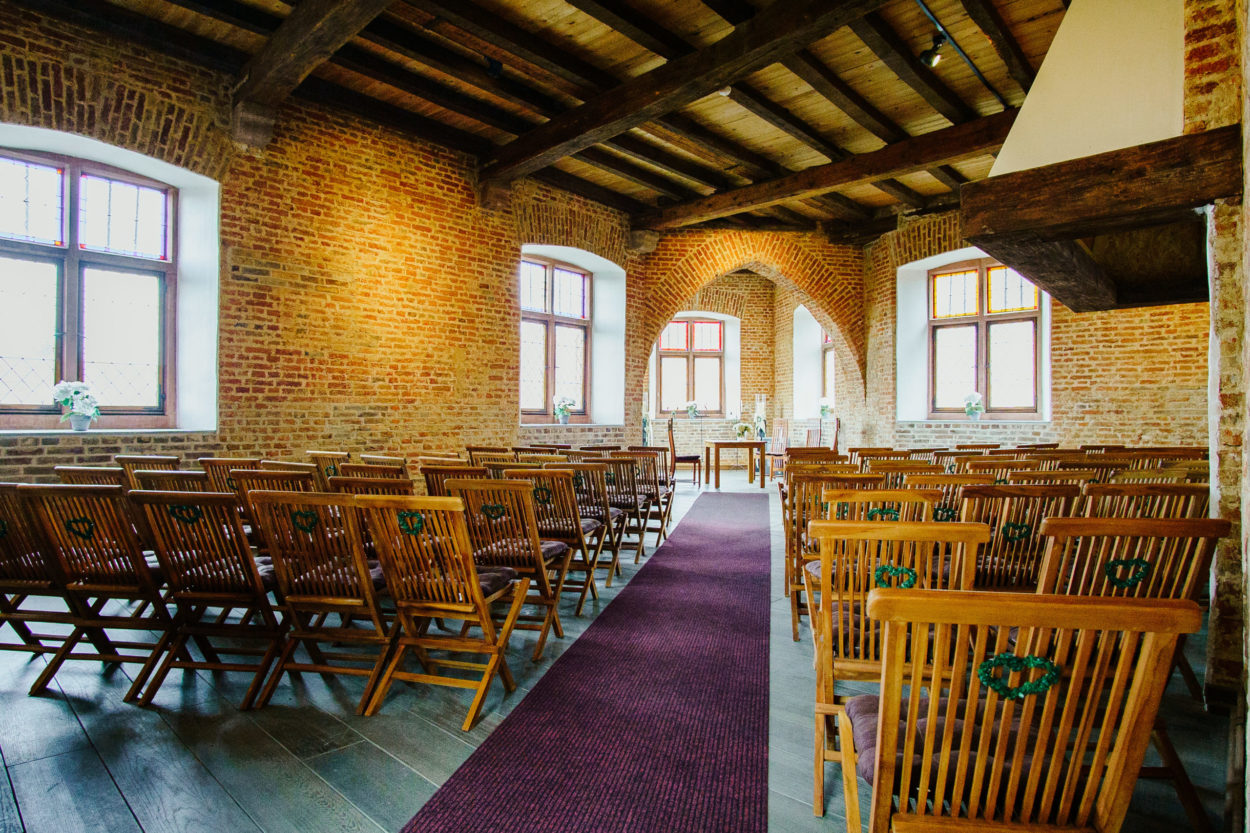 Heiraten in Burg Bubenheim Freie Trauung Hochzeitsfotograf