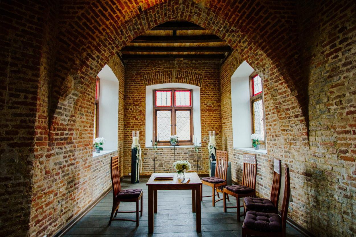 Heiraten in Burg Bubenheim Freie Trauung Hochzeitsfotograf