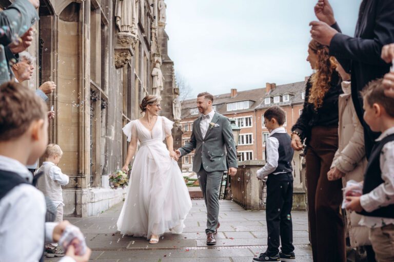 Hochzeitslocation NRW – Eleganter Weißer Saal in Aachen